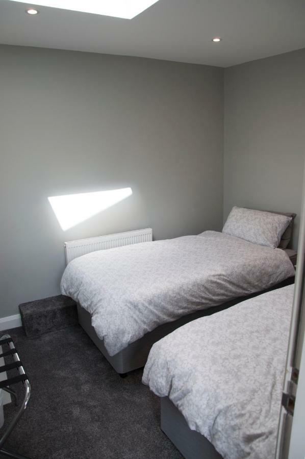 The Square Guest Apartment Stewartstown ภายนอก รูปภาพ